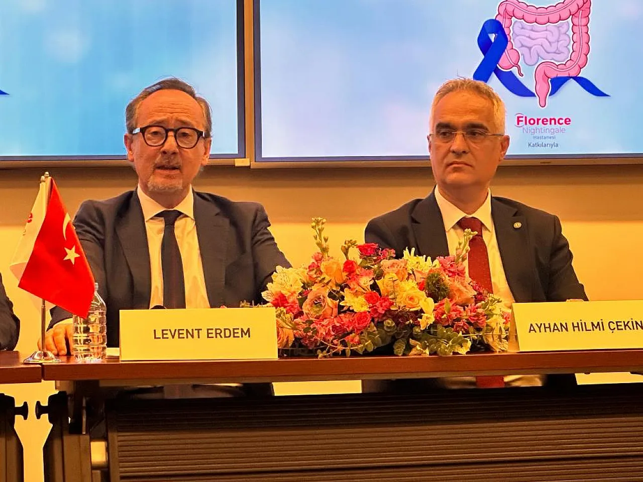 Uzmanlardan gençlere kolon kanseri uyarısı