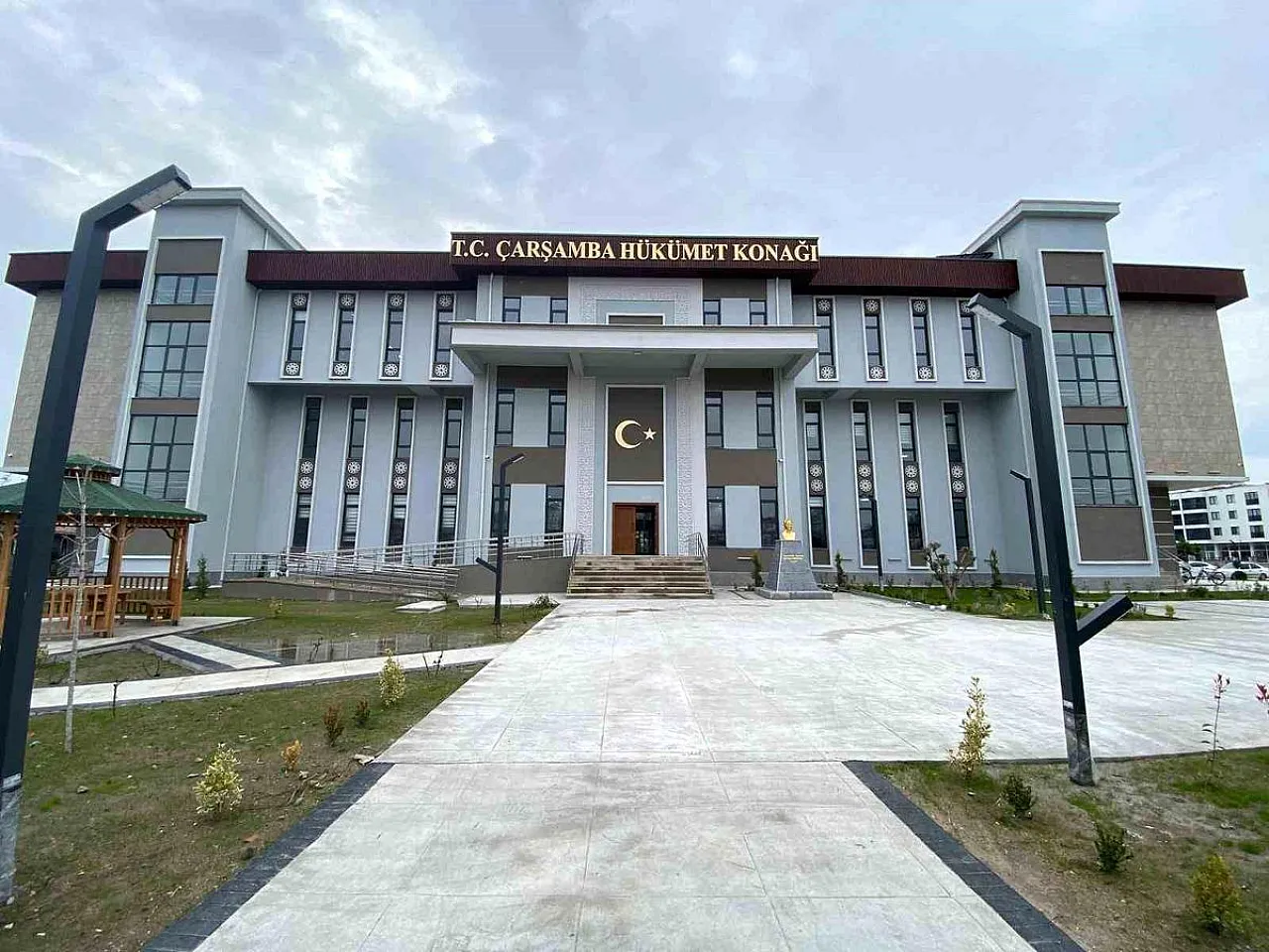 Çarşamba MEB yeni binada hizmette