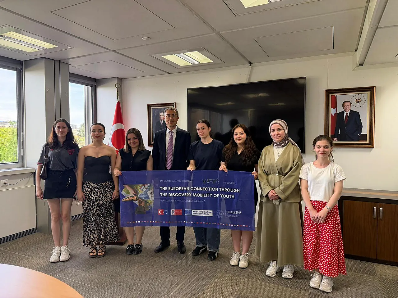Salıpazarlı gençler Avrupa'yı keşfetmeye devam ediyor