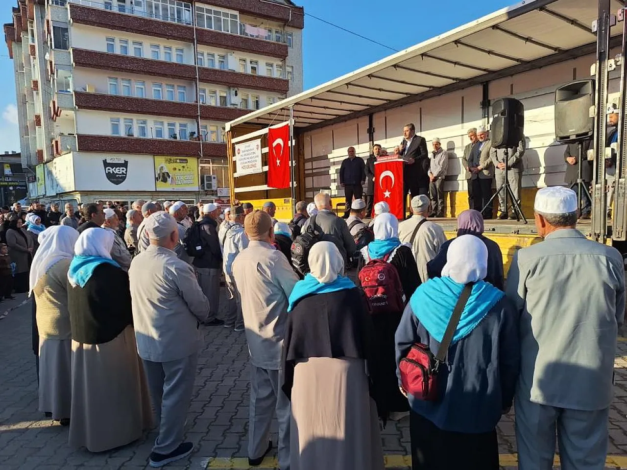 Hac kafilesi dualarla uğurlandı