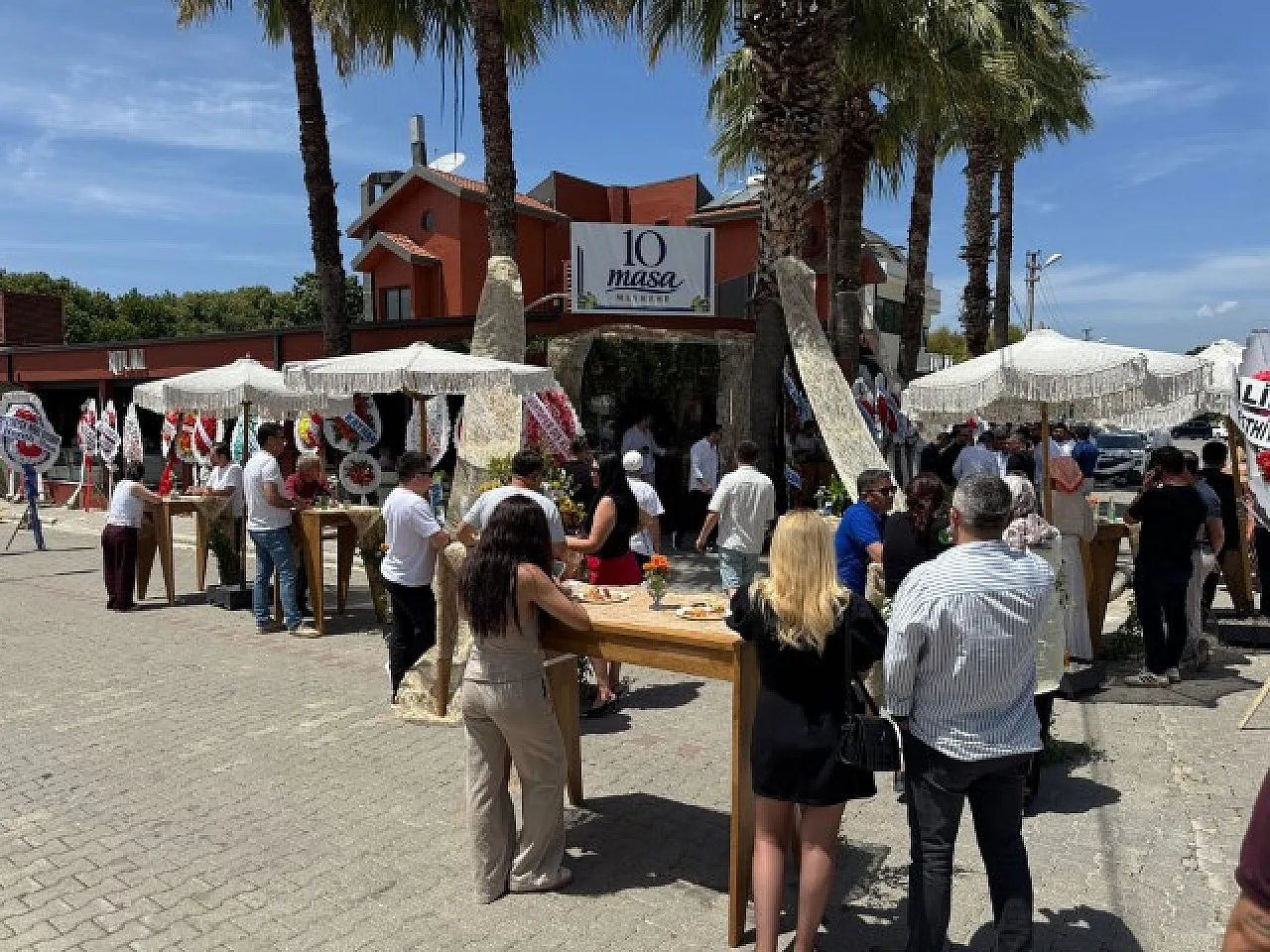 Fethiye'de meyhane açılışını duayla yaptılar