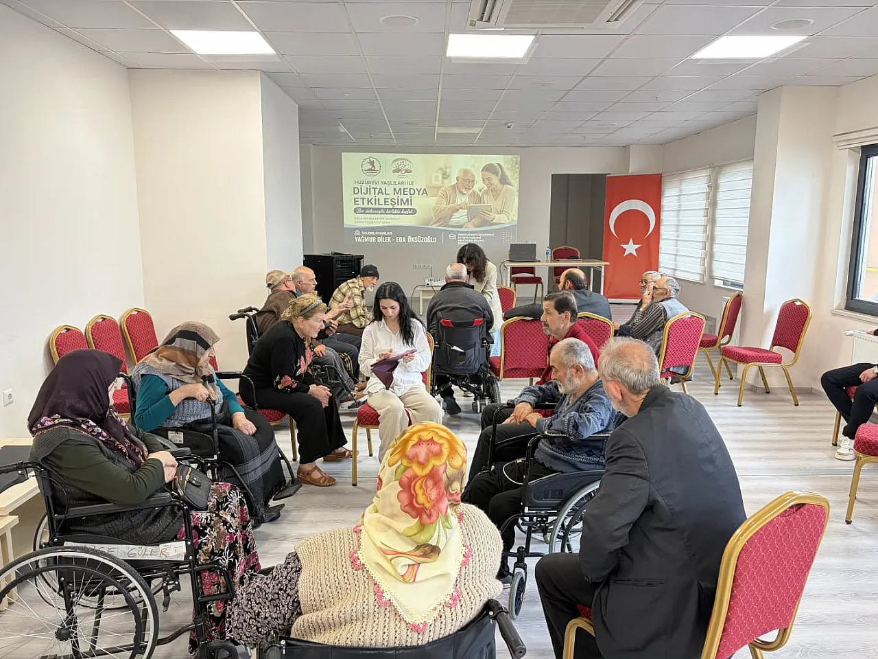 İletişim Fakültesi Öğrencilerinden Huzurevinde Dijital Medya Etkinliği