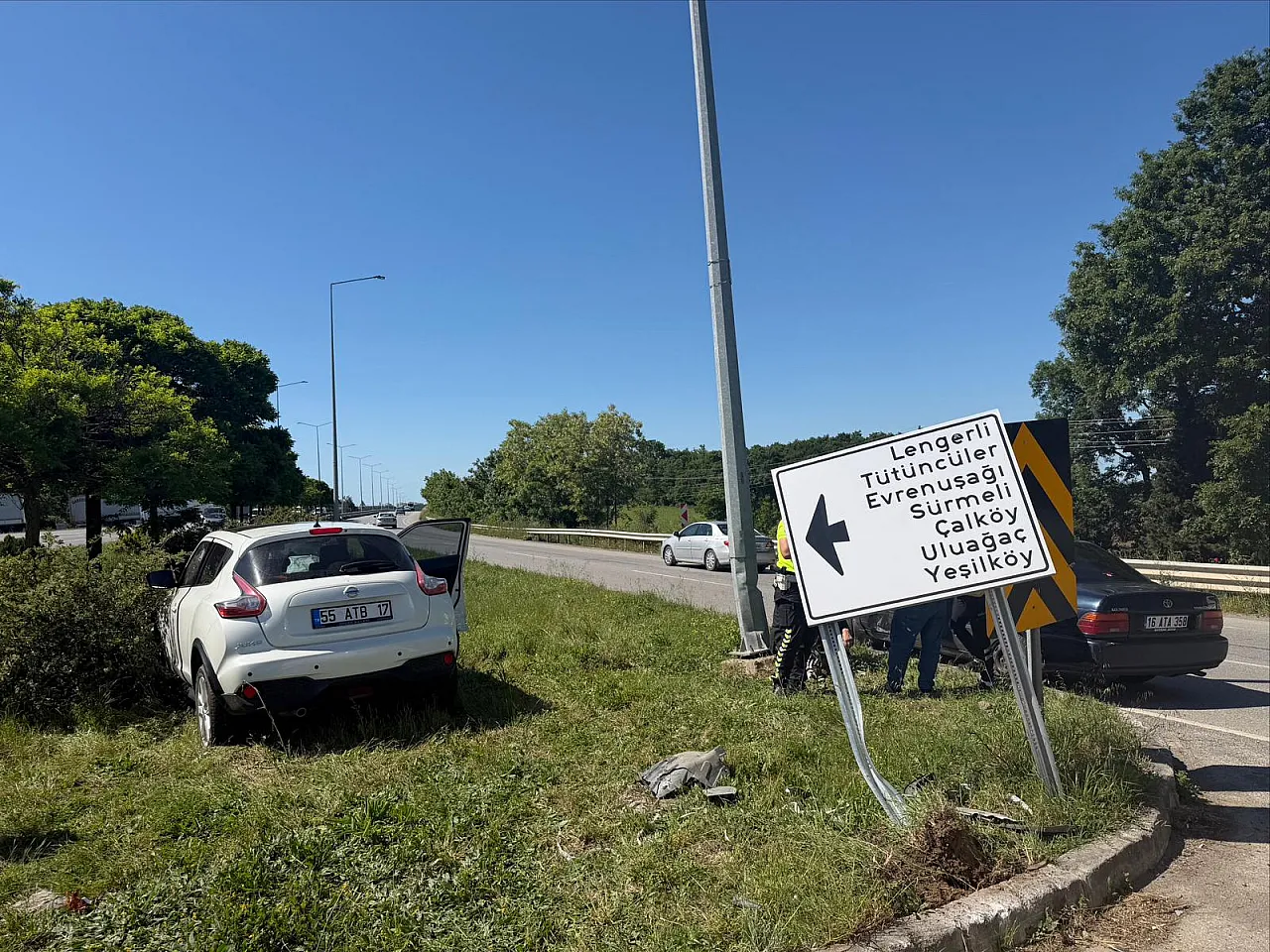Bafra'da SUV ile Otomobil Çarpıştı: 1'i Bebek 2 Yaralı