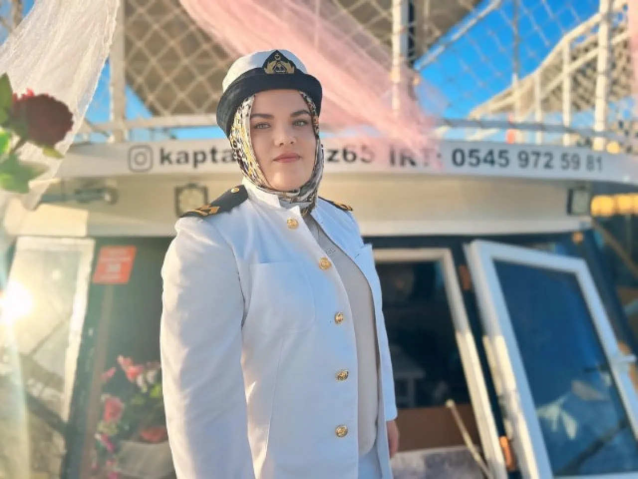 Van Gölü'nün İlk Kadın Kaptanı Dümenin Başında