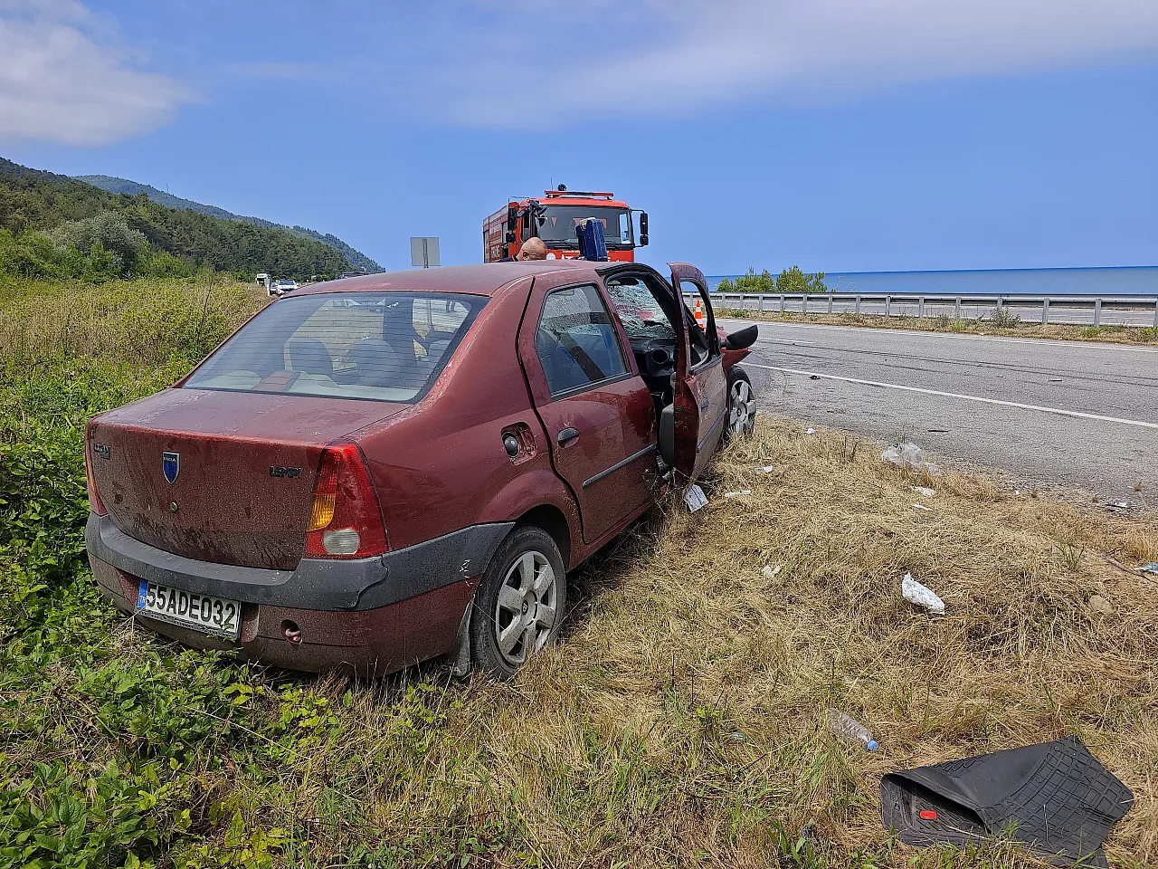 Samsun'da otomobil hafriyat kamyonuna çarptı: 2 yaralı