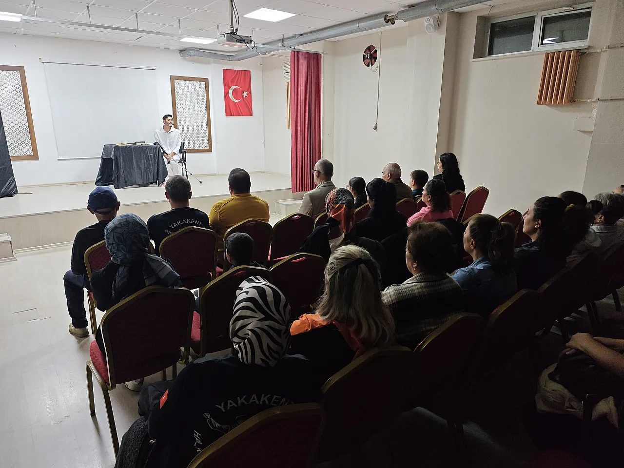 Kanser tedavisi sırasında yazdı, şimdi sahnede hayat buluyor