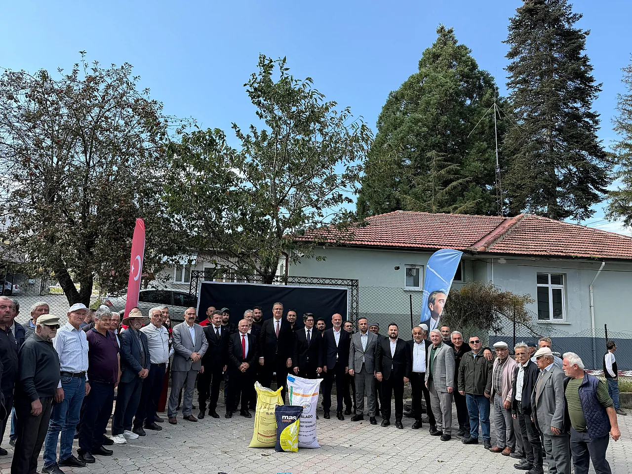 Ladik'te üreticilere tohum ve gübre desteği sağlandı