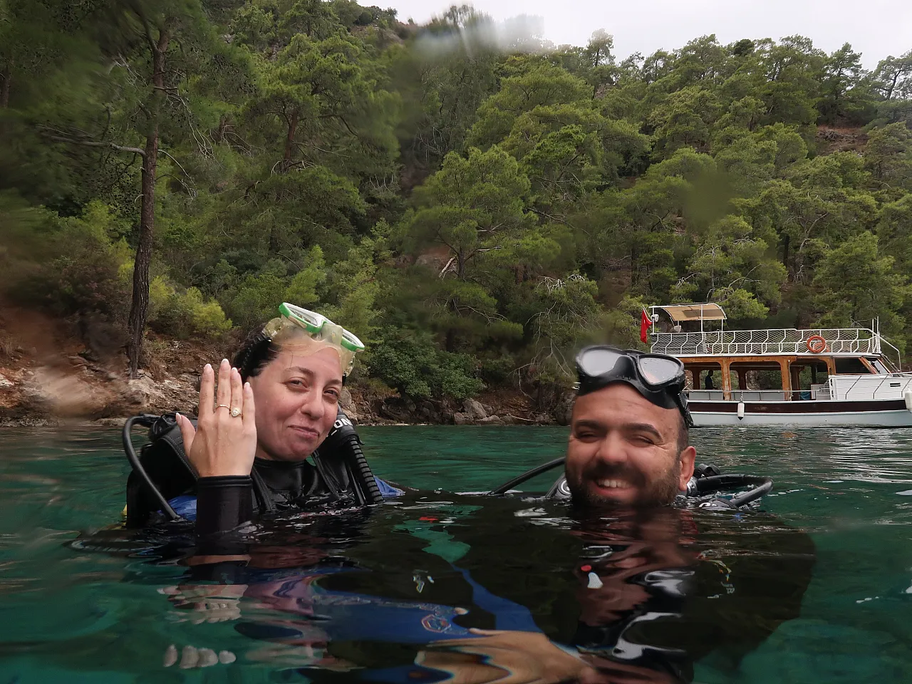Fethiye'de 5 metre derinlikte evlilik teklifi