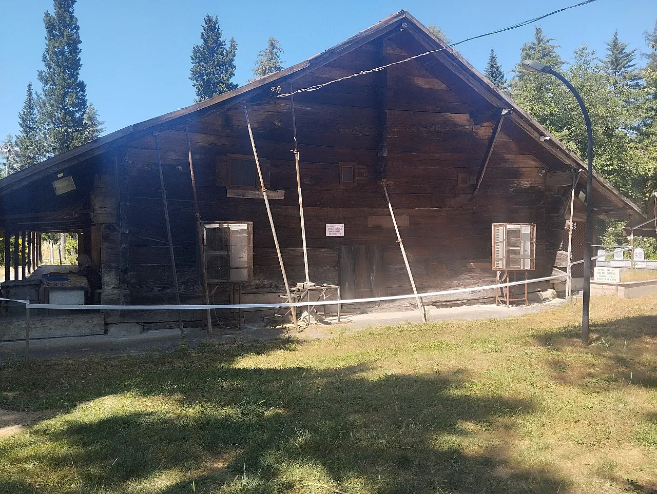 800 Yıllık Tarih Çöküyor ! Göğceli Camii kaderine terk edildi !