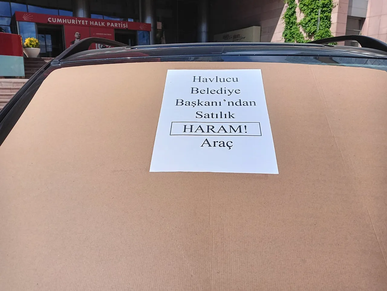 CHP'de 2 araç haram ibaresiyle satışa çıkarıldı