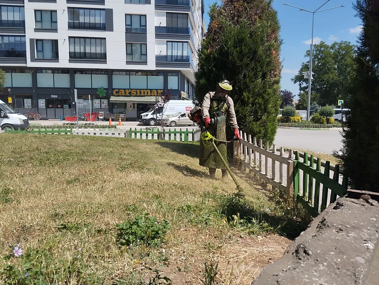 Çarşamba'da park ve yeşil alanlarda bakım çalışması