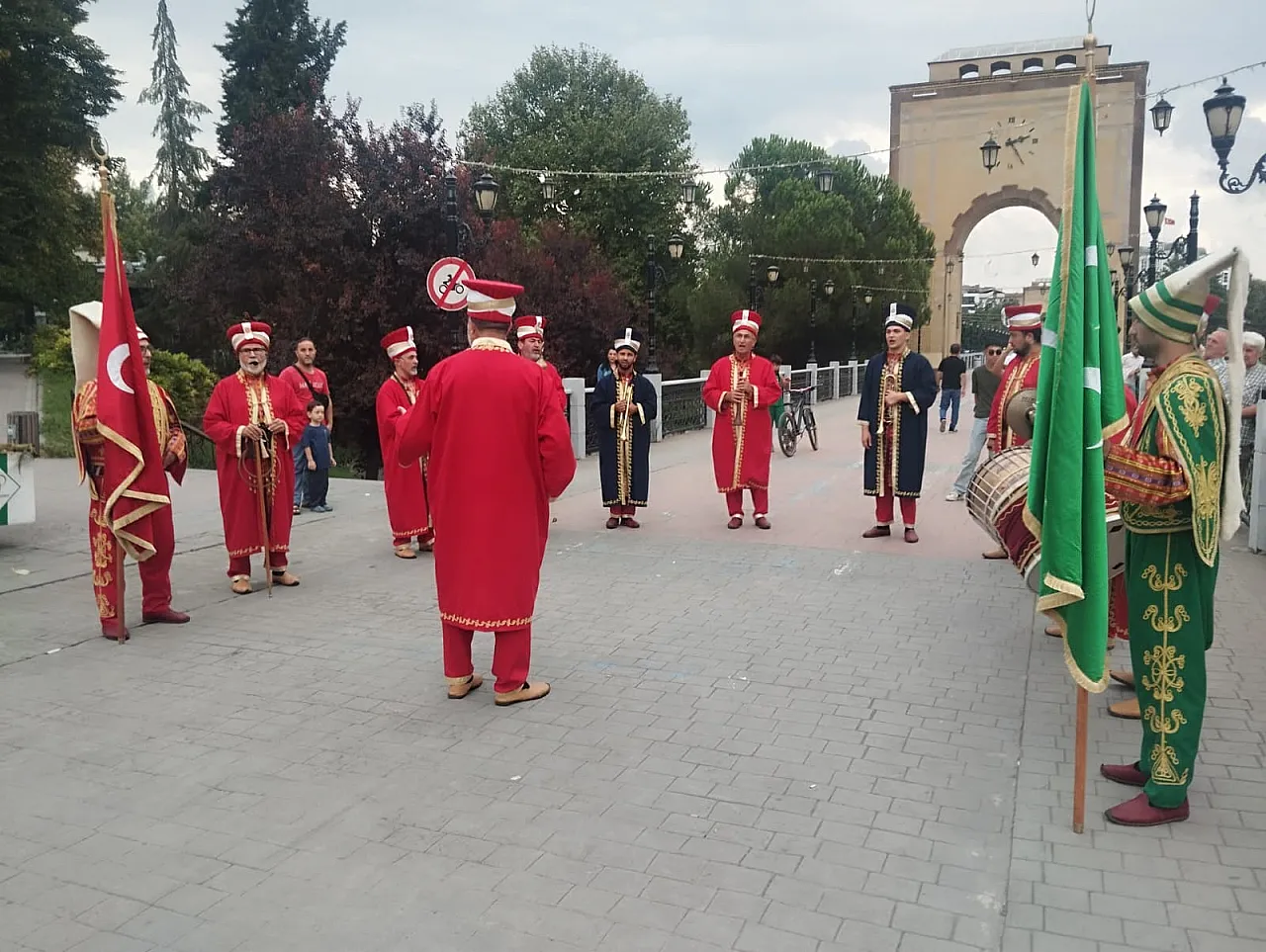 Tarihi Köprü'de mehter coşkusu