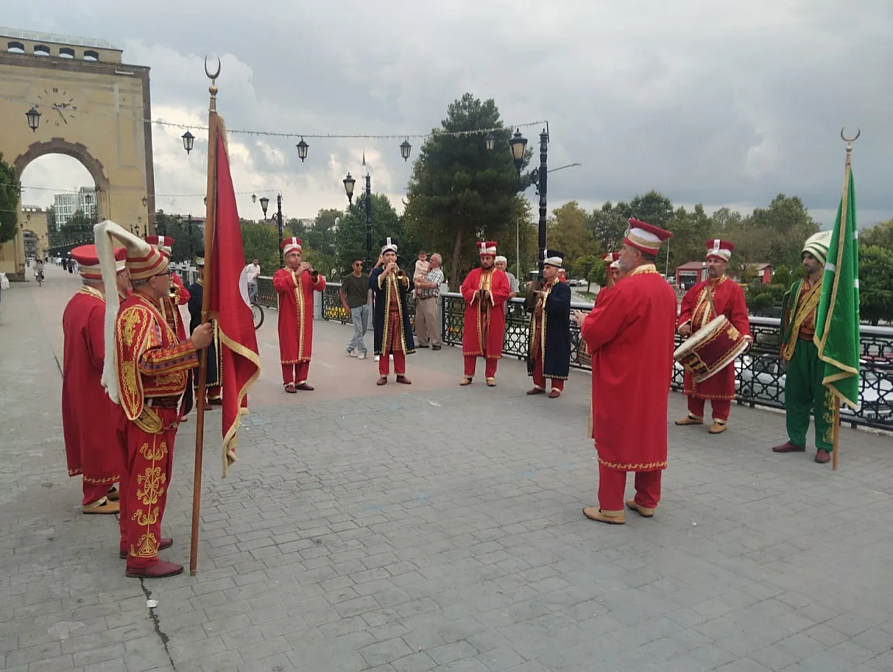 Tarihi Köprü'de mehter coşkusu