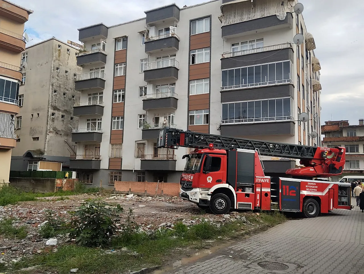 Samsun Çarşamba'da 4 ayrı suçtan aranan şahıs intihara kalkıştı