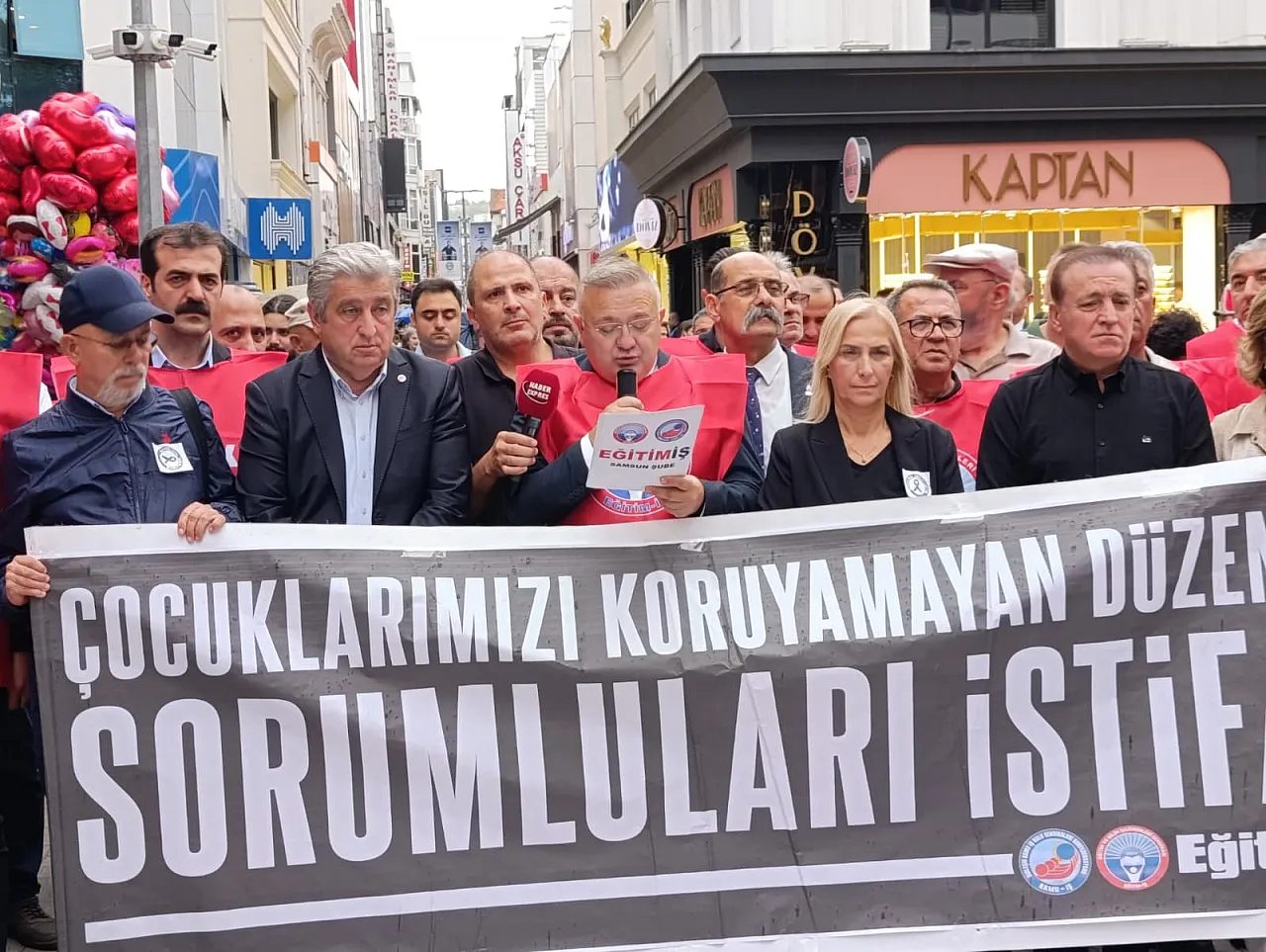 Onur Gündüz, 'Yetkililer istifa etsin'