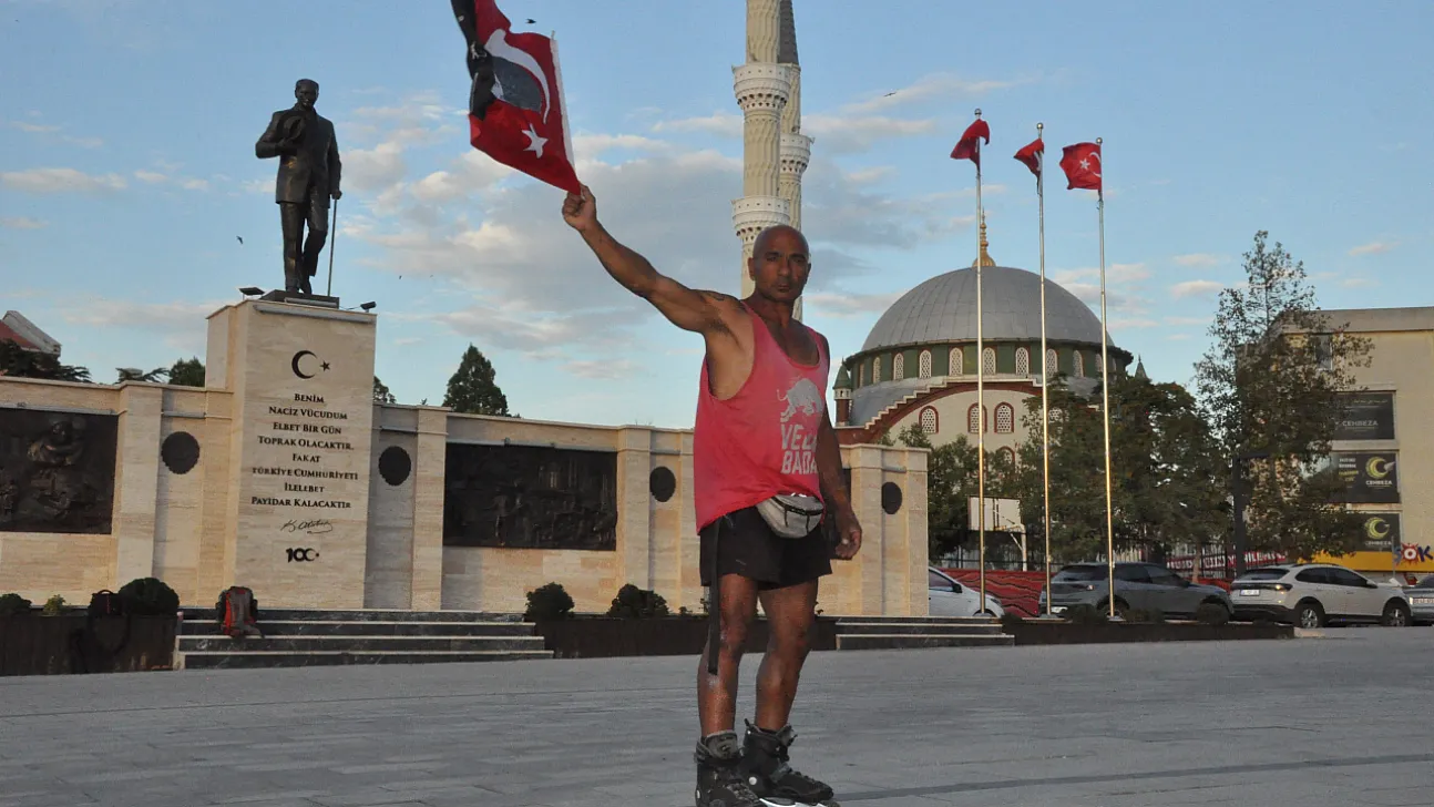 Almanya'dan Anıtkabir'e patenle 4 bin 500 kilometrelik umut yolculuğu
