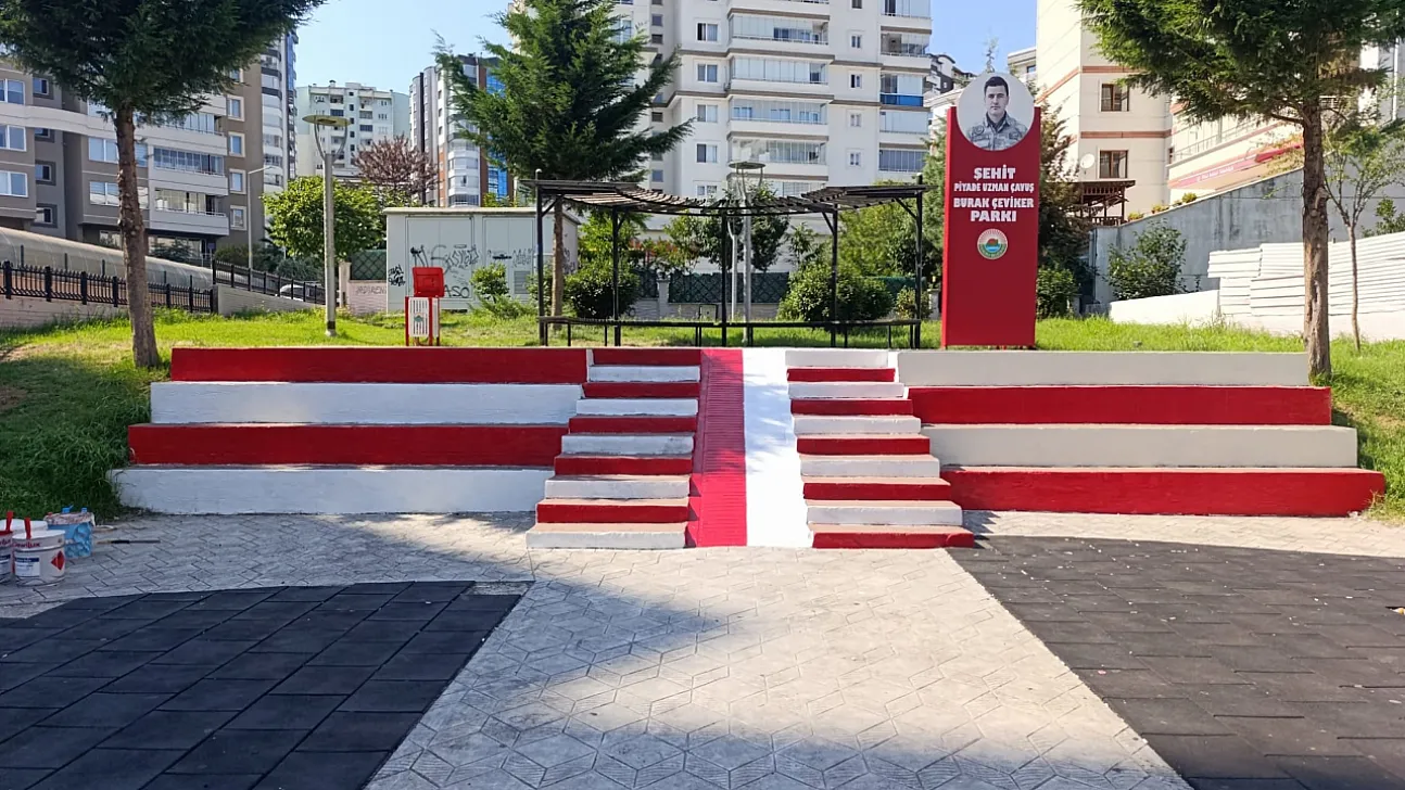 İlkadım'ın parklarına 'kırmızı-beyaz' dokunuş