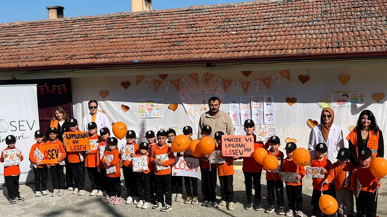 LÖSEV Samsun ekibi Vezirköprü'de ilkokul öğrencileriyle buluştu