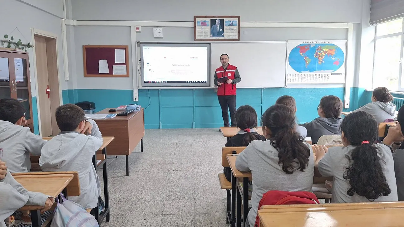 Salıpazarı'nda öğrencilere gıda israfı ve kahverengi kokarca eğitimi