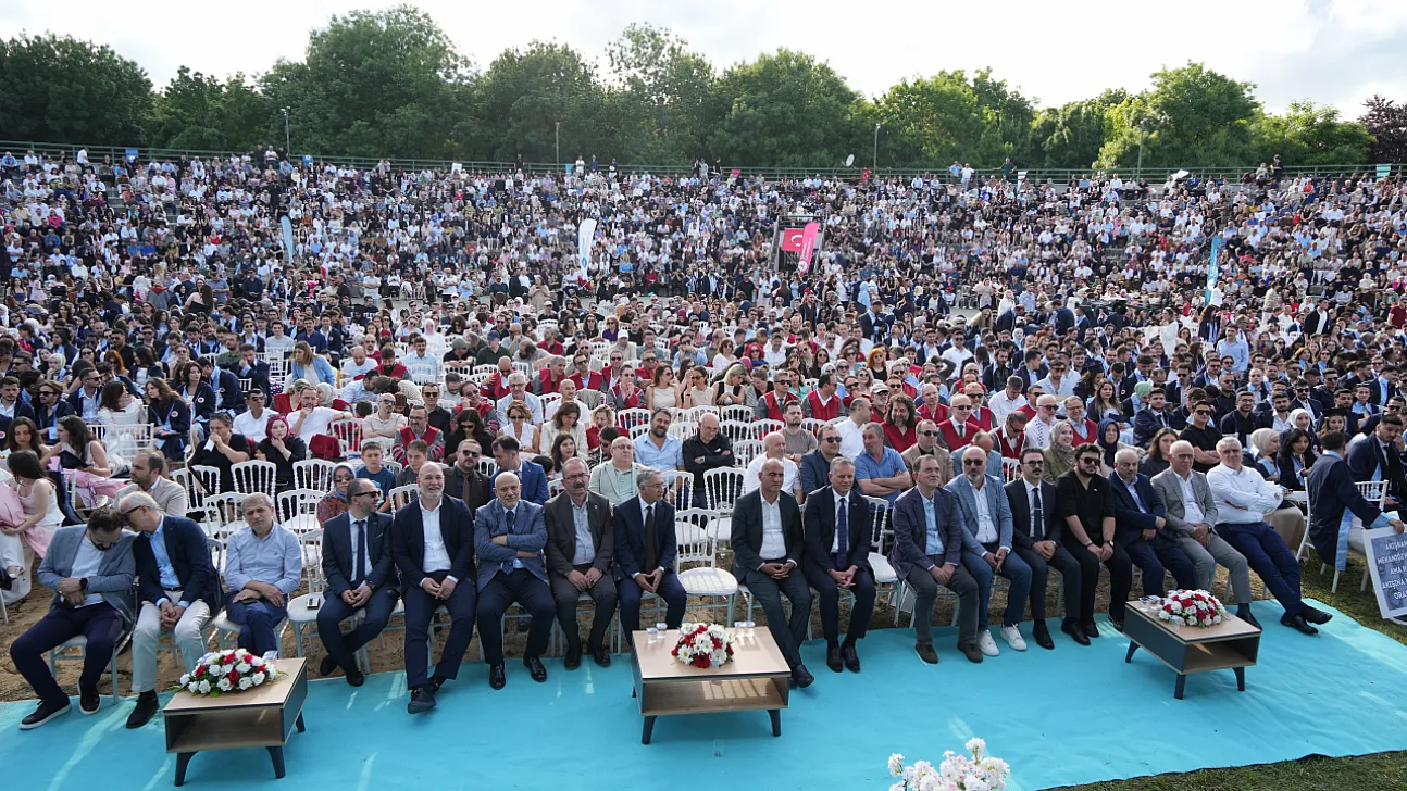 SAMÜ'de Mezuniyet Coşkusu: 616 Öğrenci Diploma Aldı