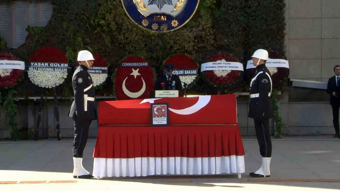 Şehit Polis Mehmet Ali Topatan için İstanbul emniyetinde tören düzenlendi