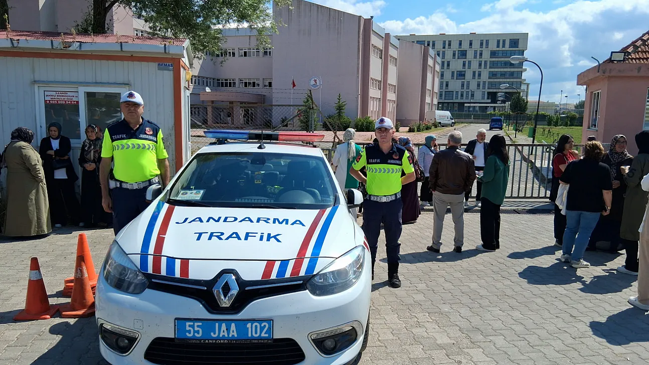 Yanlış Okula Giden YKS Adayının İmdadına Jandarma Yetişti