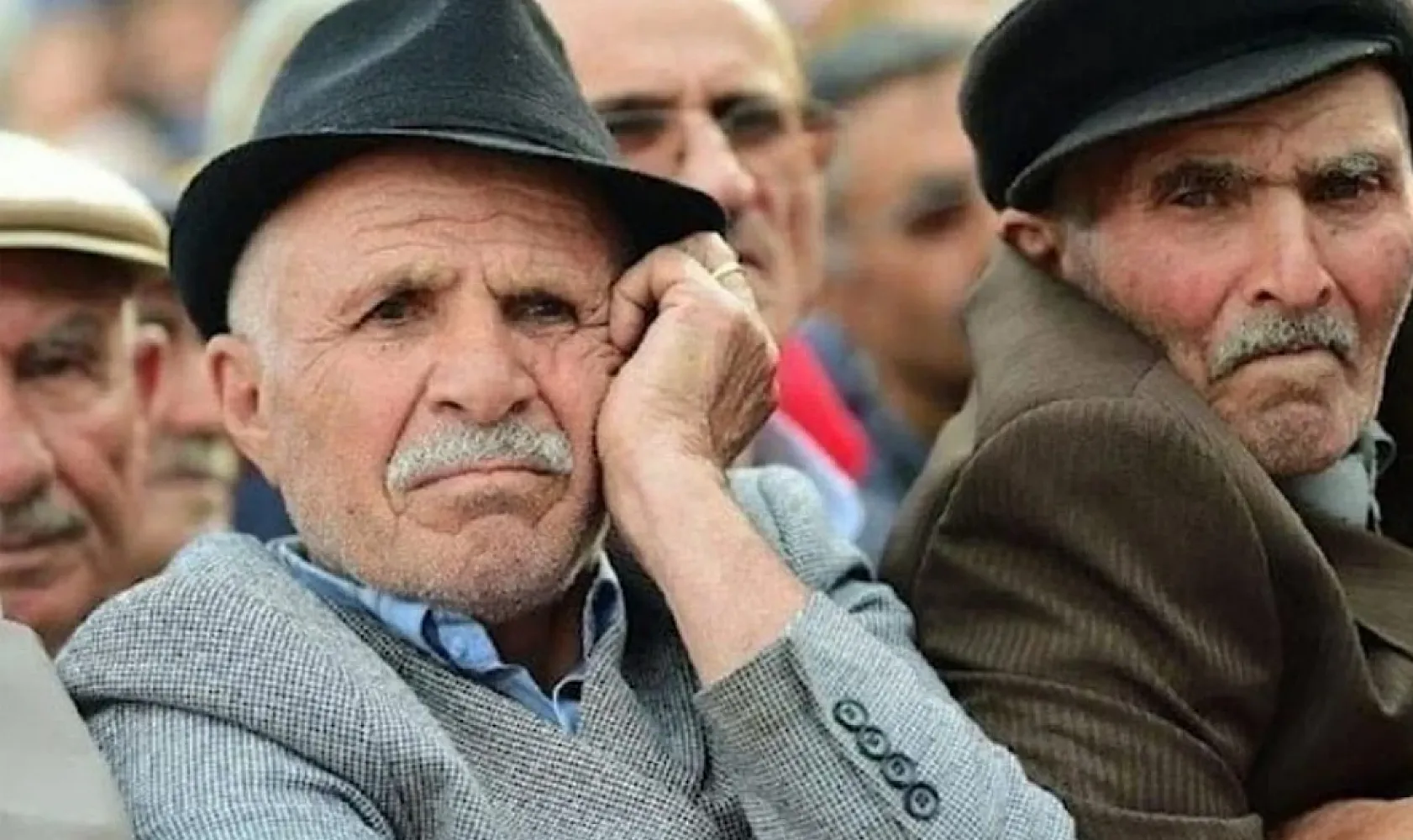 Emekli ve Memura Ek Zam Gelecek mi? Özgür Erdursun 'Gerçek Tarihi' Açıkladı!