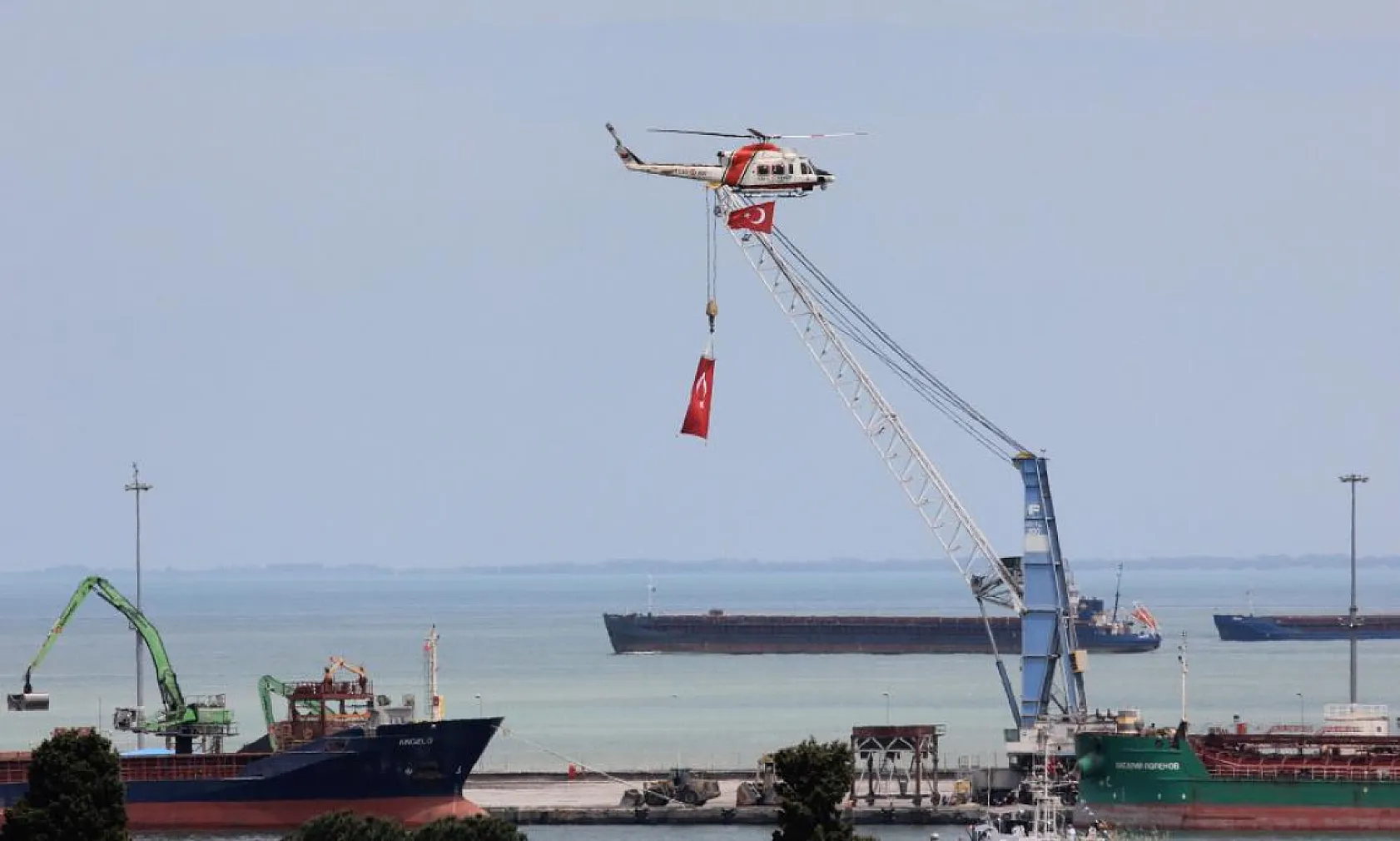 Samsun'da 19 Mayıs Kutlamalarında Deniz Geçişi Büyük İlgi Gördü