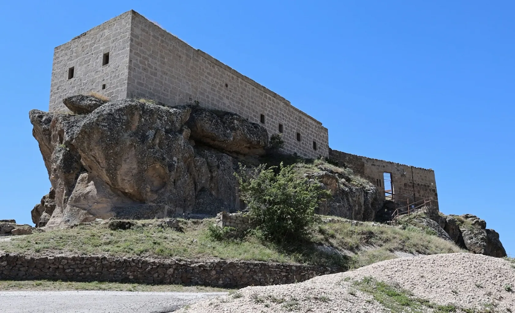 Aksaray'daki 200 yıllık Yüksek Kilise tarihe ışık tutuyor
