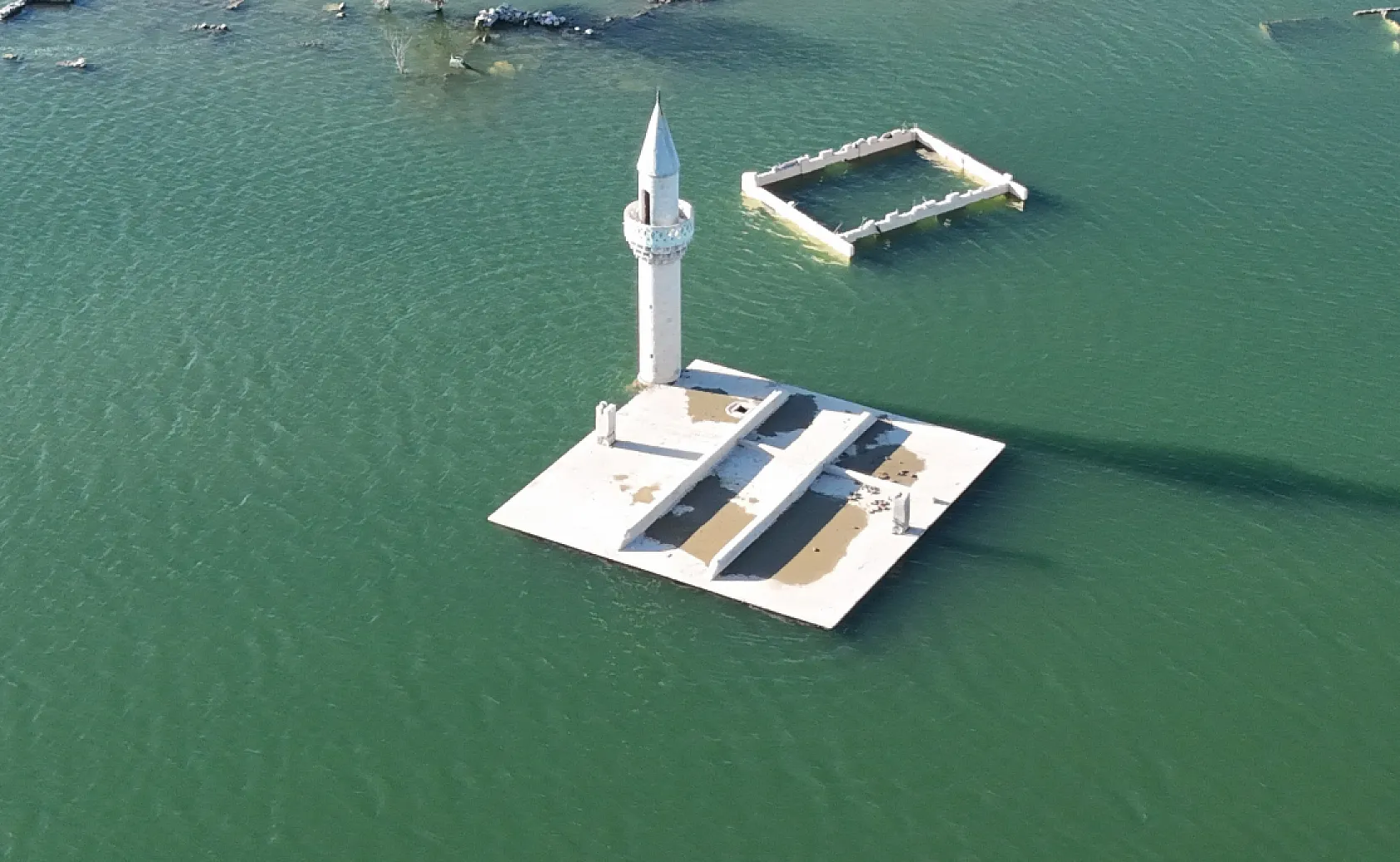 Kars'ta sular çekildi, Tarihi Karakurt Köyü yeniden gün yüzüne çıktı