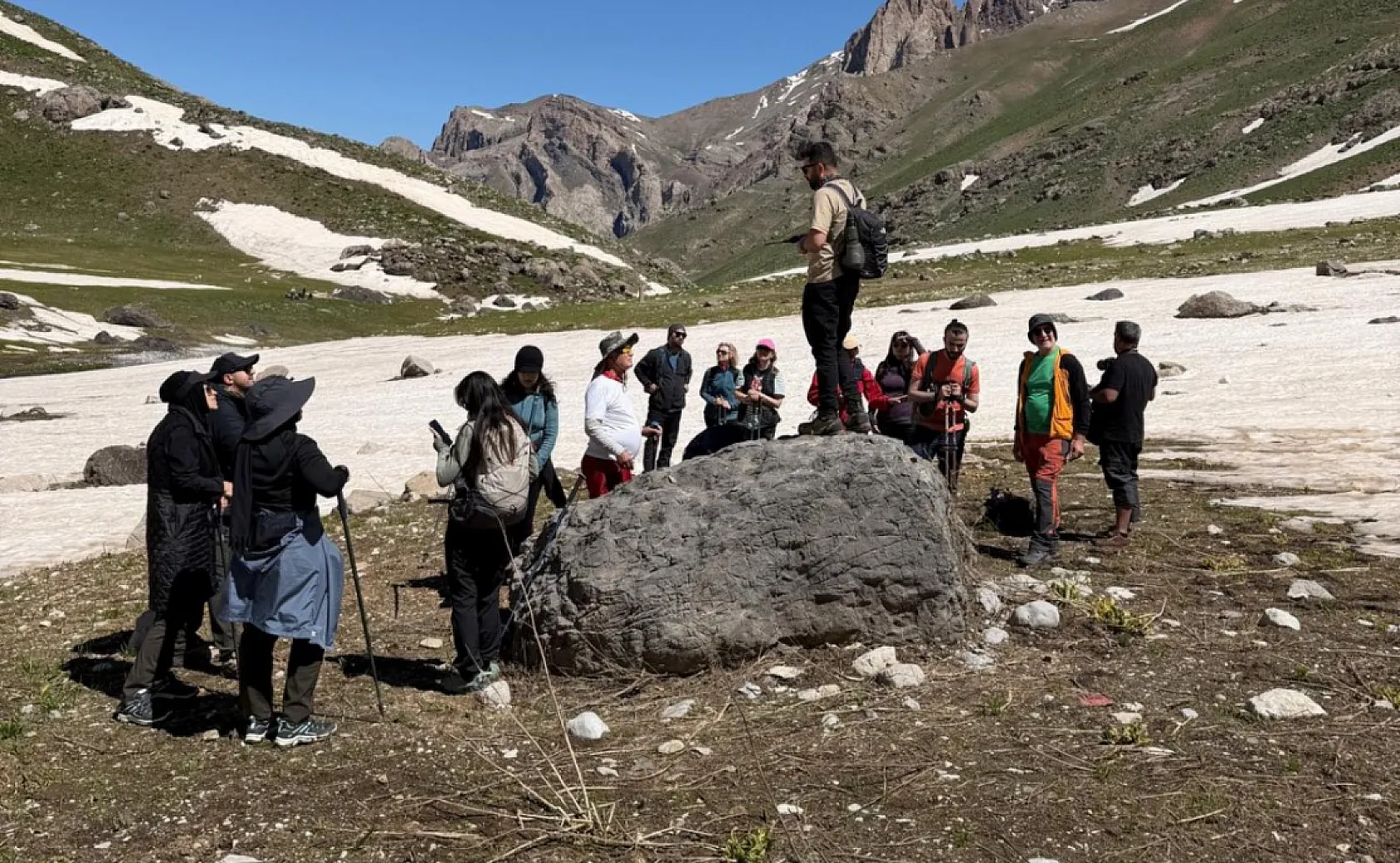 Yüksekova'nın saklı doğa hazineleri keşfediliyor