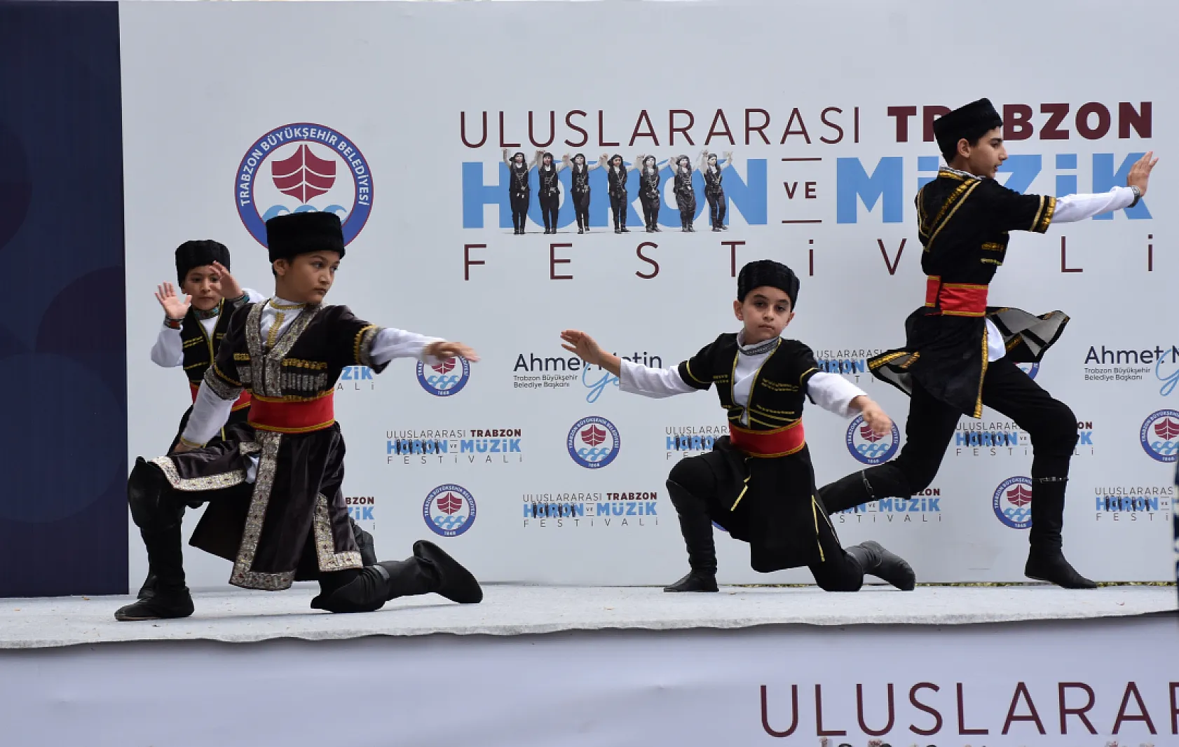 Trabzon'da horon coşkusu ikinci günde de sürdü