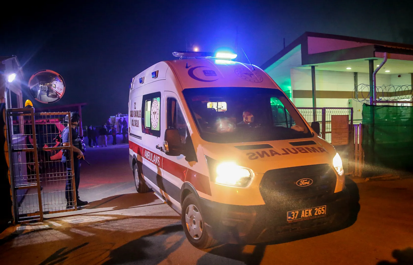 Karadeniz'deki saldırıda yaralanan balıkçılar İnebolu'na getirildi