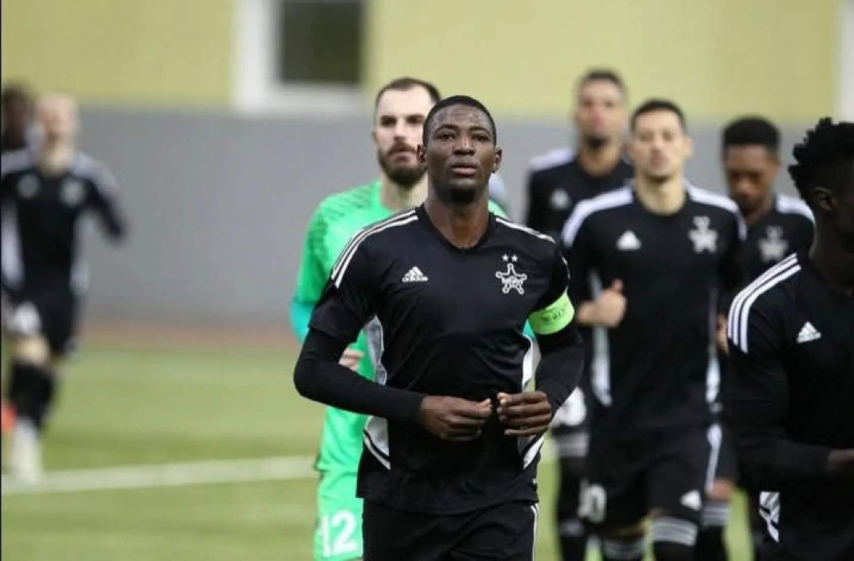 Avrupa Tecrübeli Ön Libero Süper Lig Yolunda! İmza Kapıda