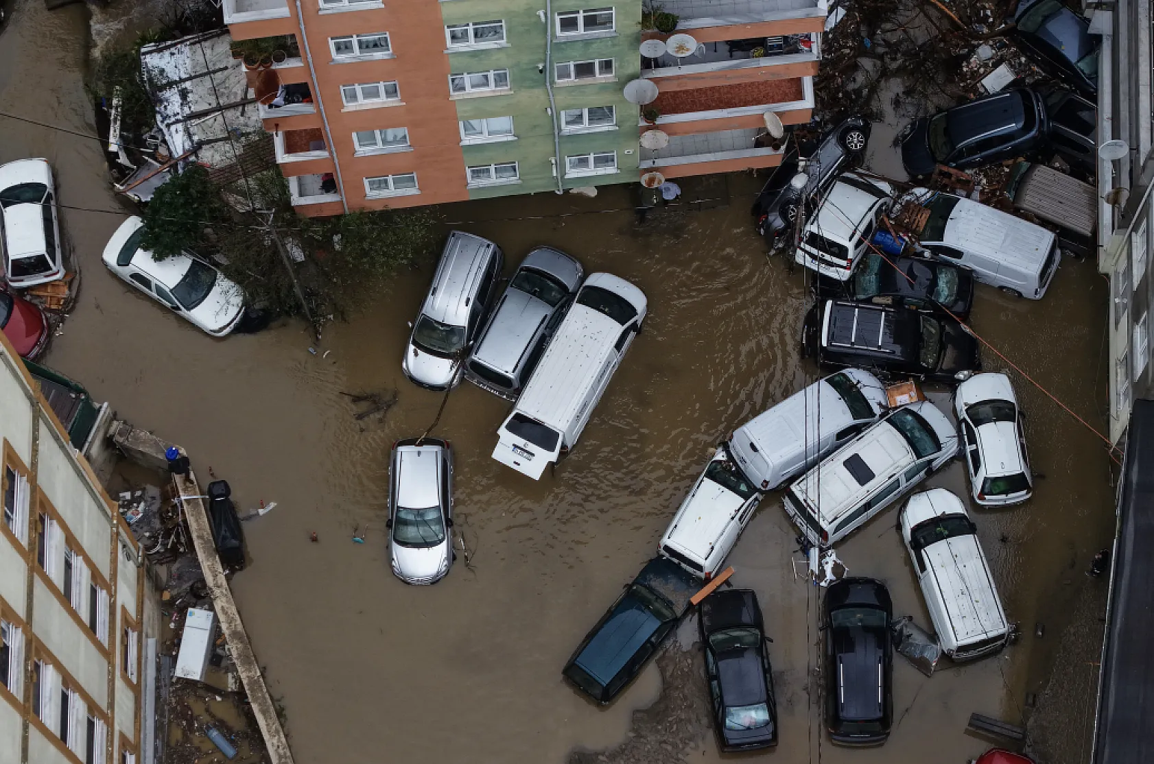 Fotoğraflarla İstanbul'da selin ardından oluşan hasar