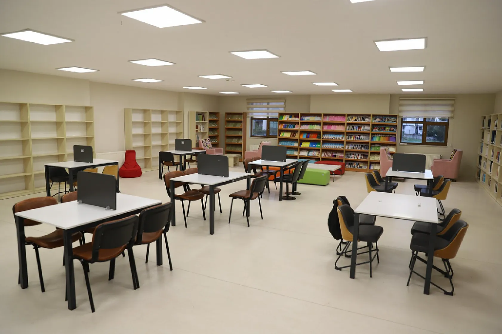 OMÜ Çarşamba İTBF'de bilgisayar laboratuvarı ve kütüphane hizmete açıldı