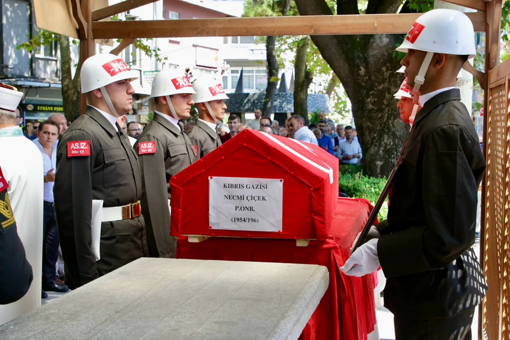Kıbrıs gazisi Çiçek son yolculuğuna uğurlandı