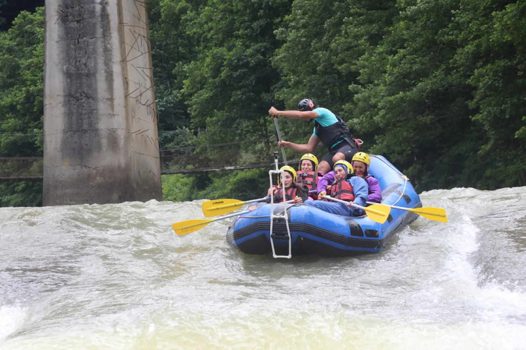 Turistlerin rafting keyfi