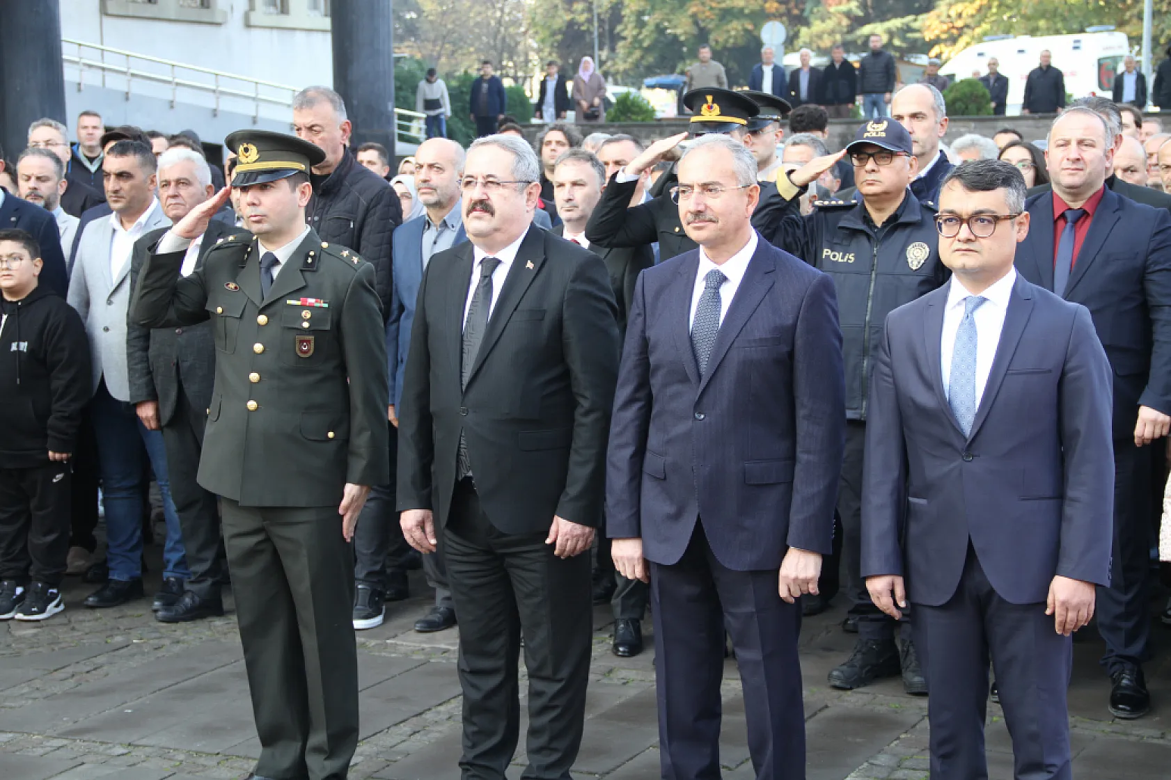 Çarşamba, Atatürk'ü Saygıyla Andı