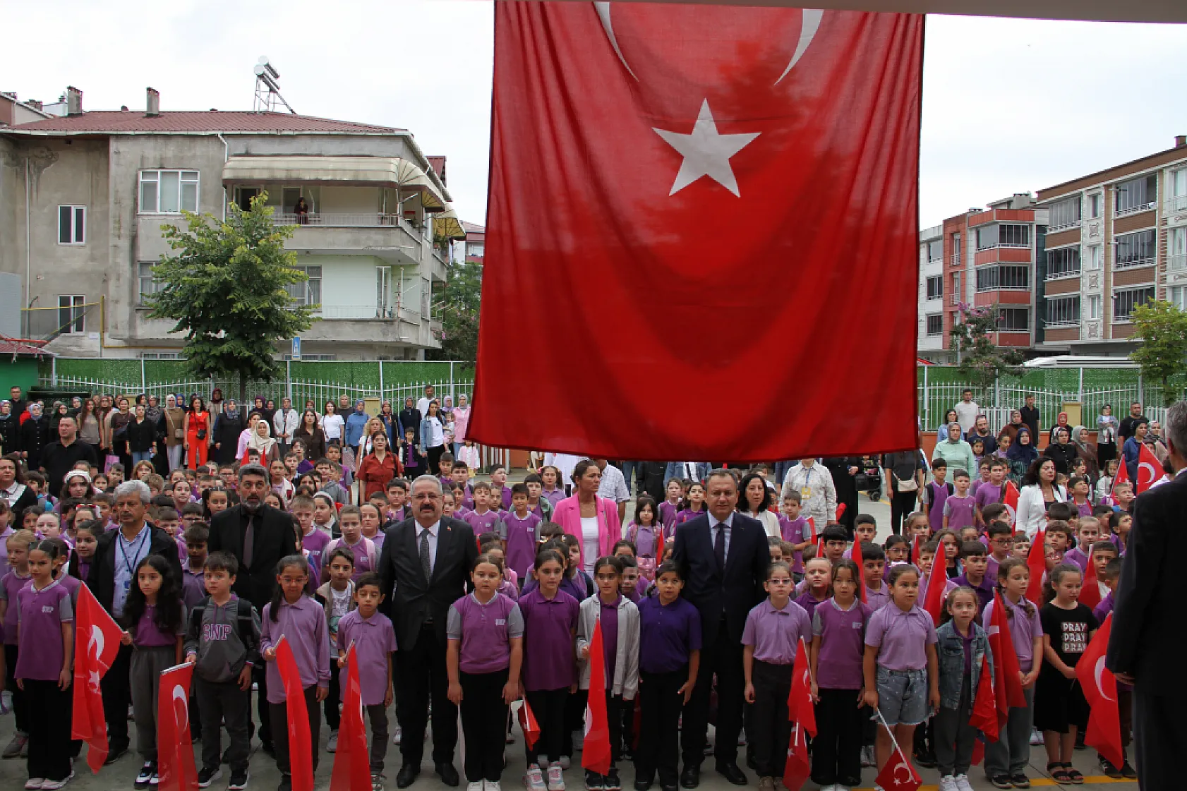 Çarşamba'da yeni eğitim-öğretim yılı Kaymakam Sağlam'ın ziliyle başladı