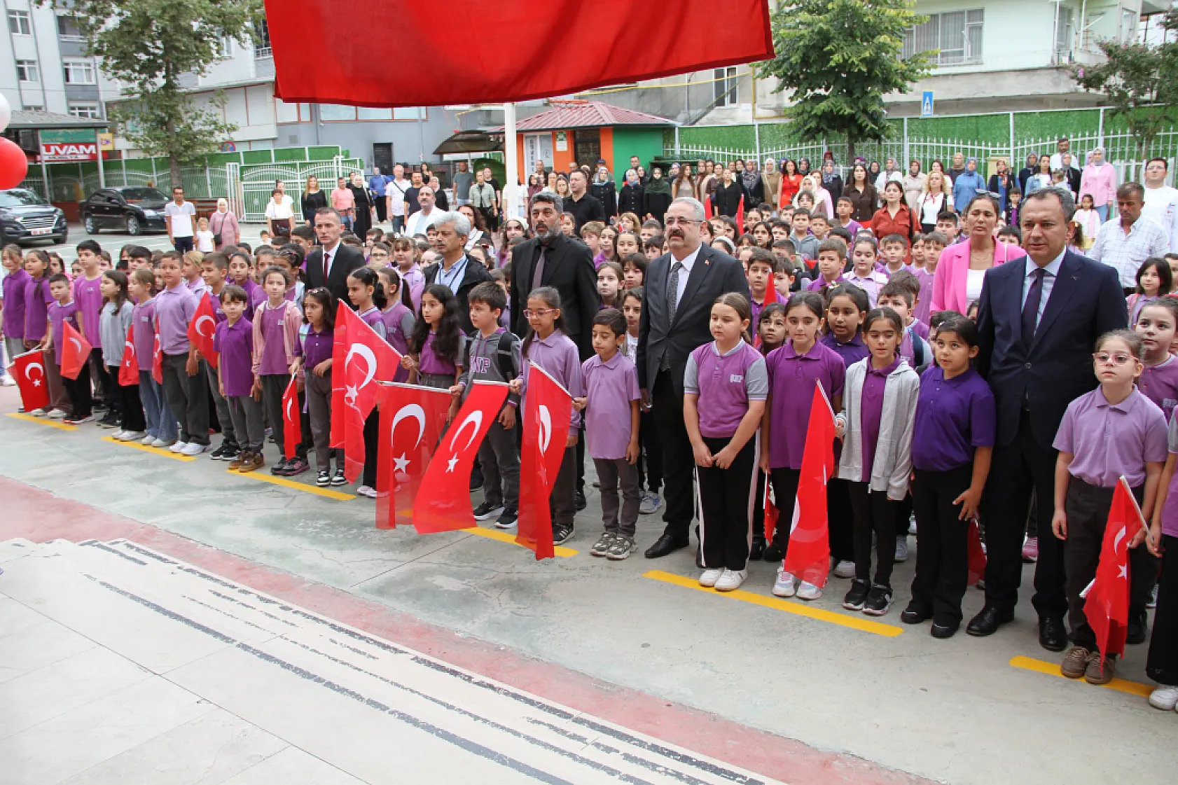 Çarşamba'da yeni eğitim-öğretim yılı Kaymakam Sağlam'ın ziliyle başladı