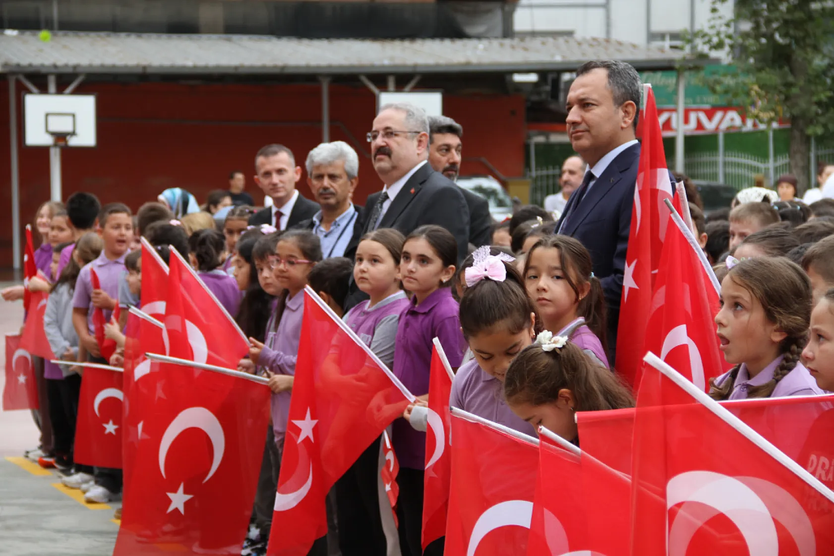 Çarşamba'da yeni eğitim-öğretim yılı Kaymakam Sağlam'ın ziliyle başladı
