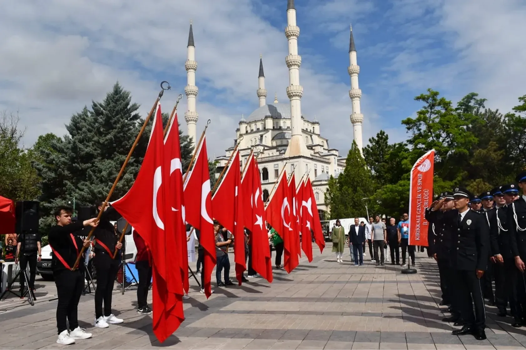 19 Mayıs tatil mi, 18 Mayıs yarım gün mü? 2026 resmi tatil detayları netleşti