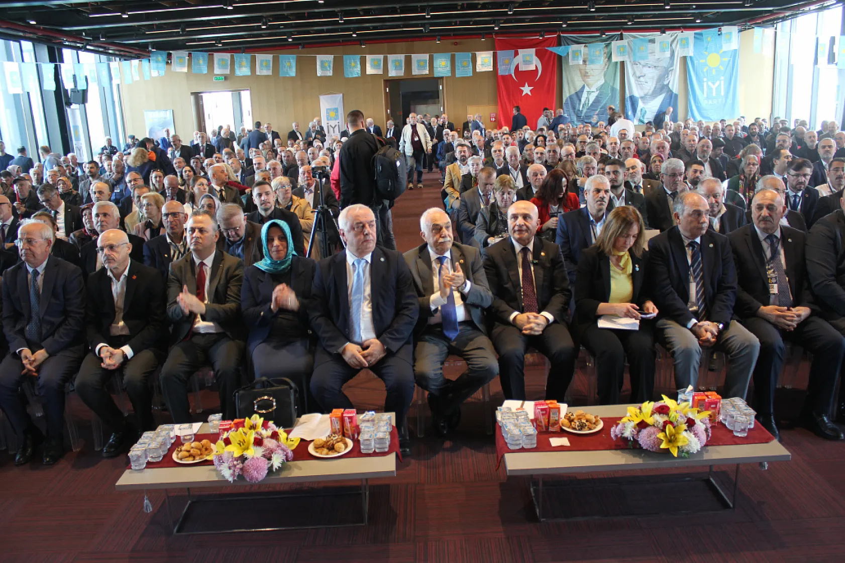 İYİ Parti başkanını seçiyor