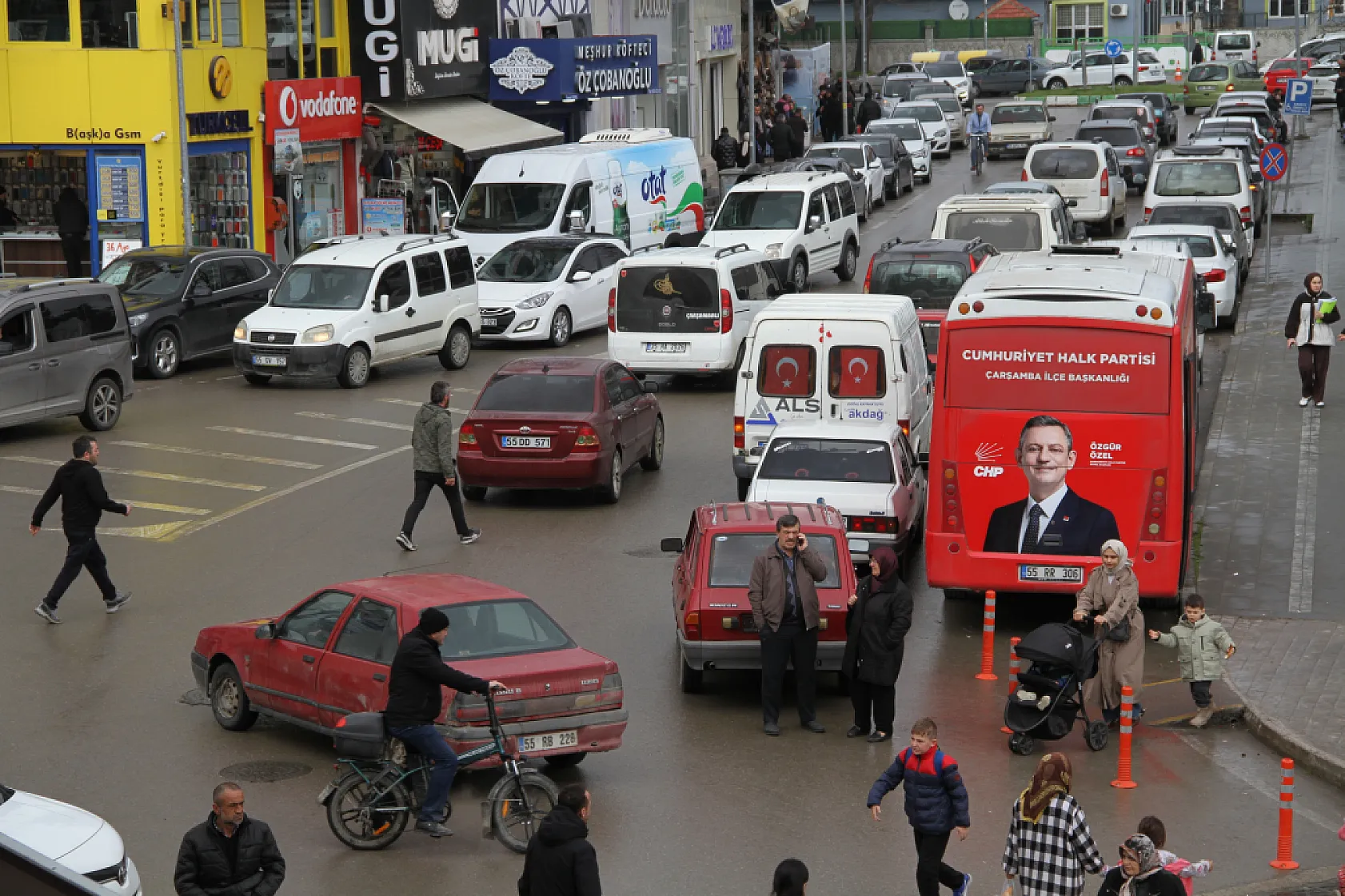 Bayram bitti: Çarşamba'da yoğunluk bitmedi!