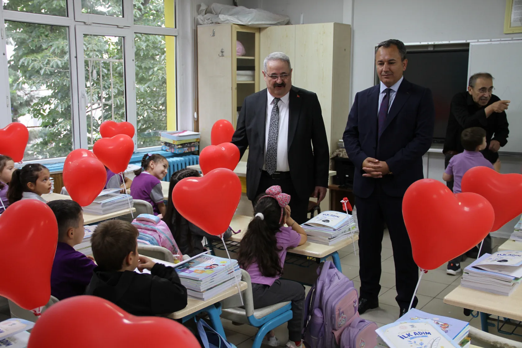 Çarşamba'da yeni eğitim-öğretim yılı Kaymakam Sağlam'ın ziliyle başladı