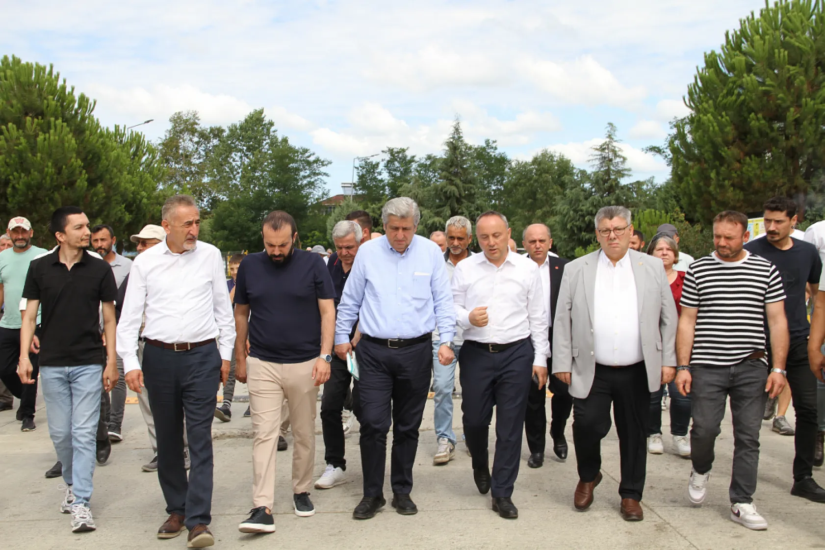 Çöp Kokusu İsyanı CHP'li Milletvekilleri kötü kokuyu yerinde inceledi
