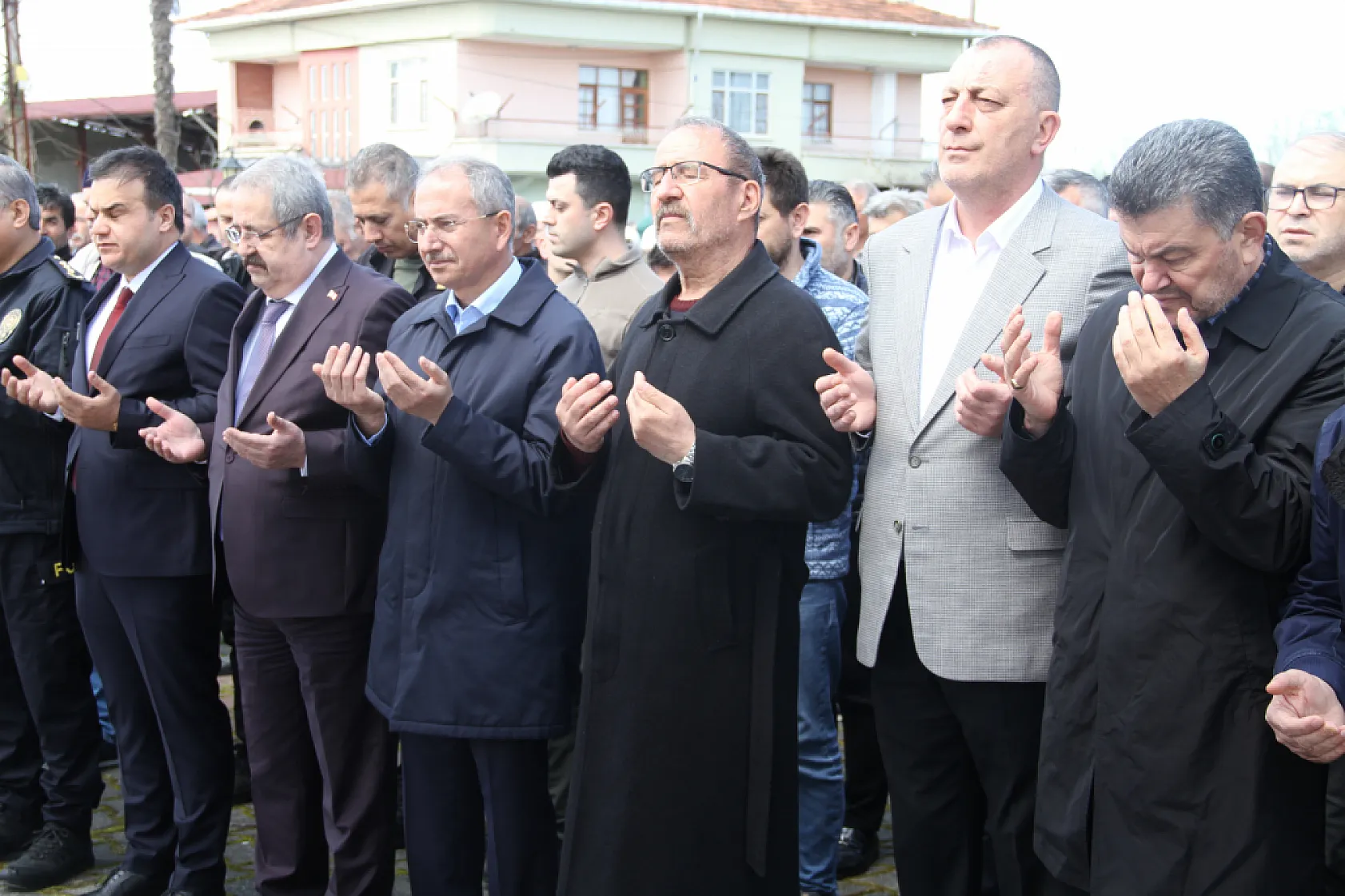 Başkan Dündar'ın amcasına son görev