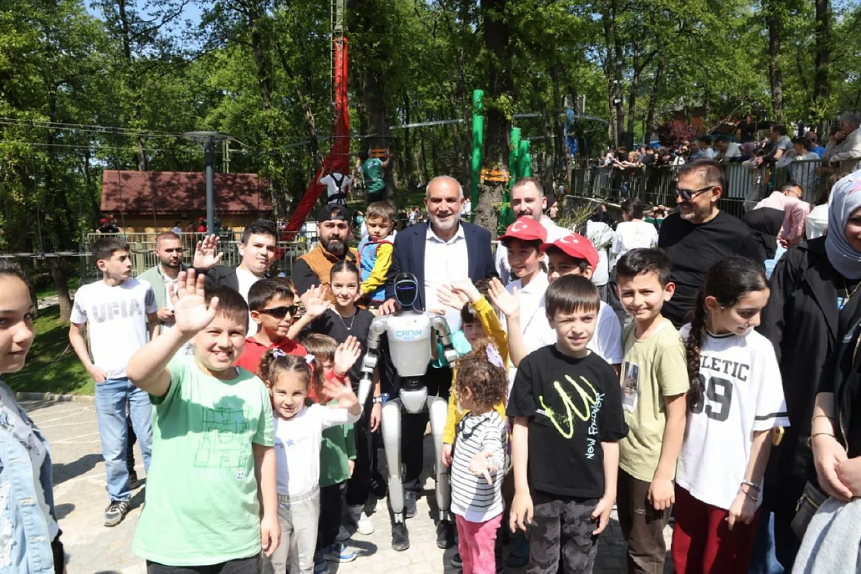 Canik Macera Parkı'ndan muhteşem başlangıç: İlk günden 10 bini aşkın ziyaretçiyle rekor!