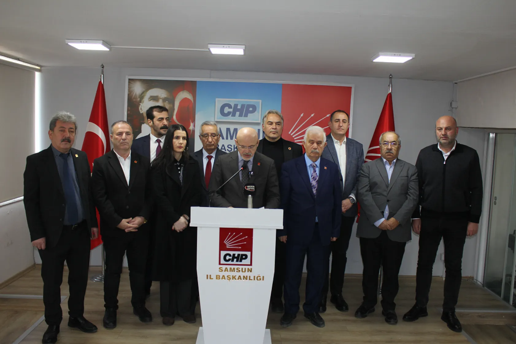 Samsun'da siyasi rota tartışması alevlendi Başkan Özdağ 'Ak Parti'nin rotası faiz lobileridir'